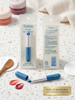 NIB fwee Fingerlike Silicone Lip Brush Mini - K-Beauty Lip Applicator